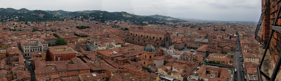 city landscape from Torre degli Asinelli
